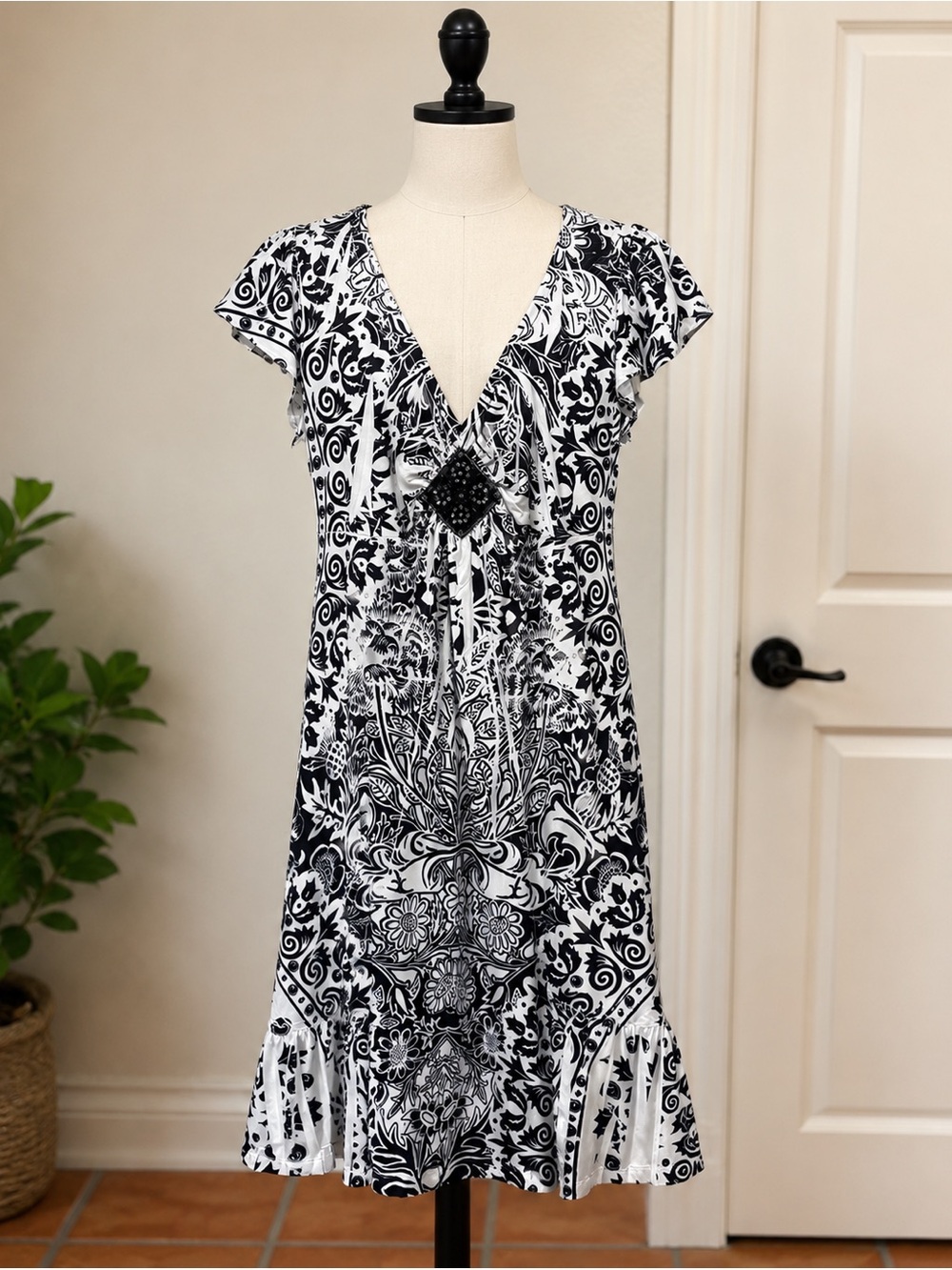 ONE WORLD Black and White Patterned V-Neck Dress